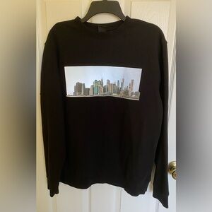 H&M Men’s Black Sweatshirt Crewneck Size L Large New York Skyline Graphic Print